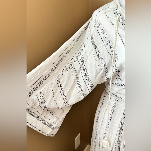 Boho Lace-Up V-Neck White Dress with Black Embroidered Stripes - Picture 4 of 6